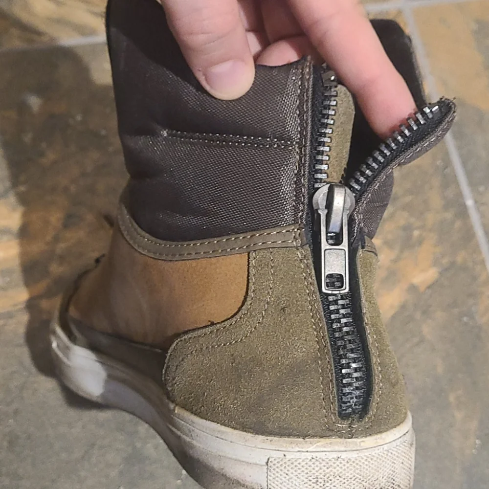 Men's Umionzbsy size 10.5 mini boots & zip line - Picture 8 of 8